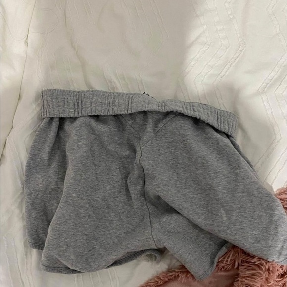 Gymshark short size XL in women’s - Picture 2 of 2